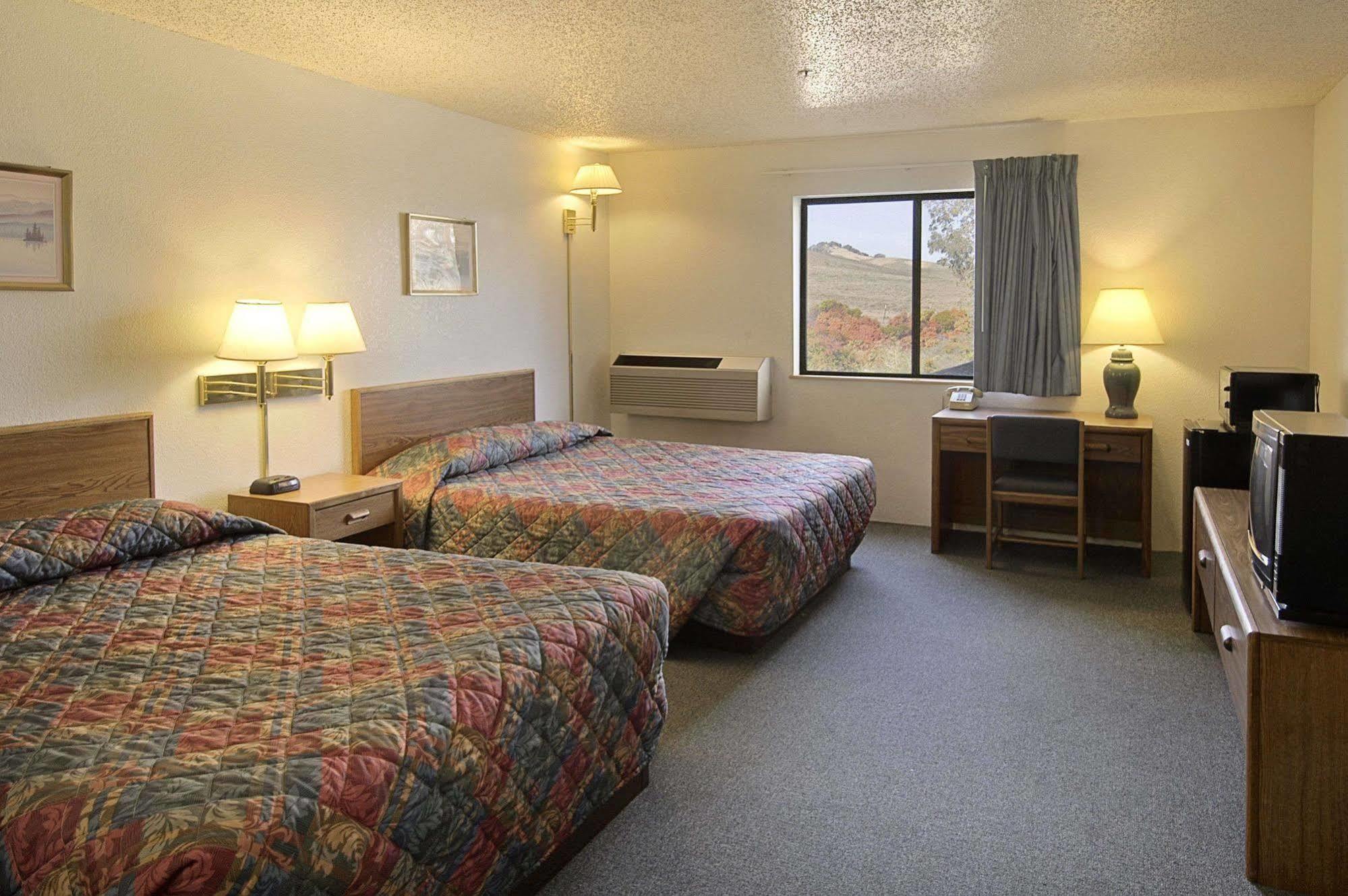 Super 8 By Wyndham Vacaville Δωμάτιο φωτογραφία