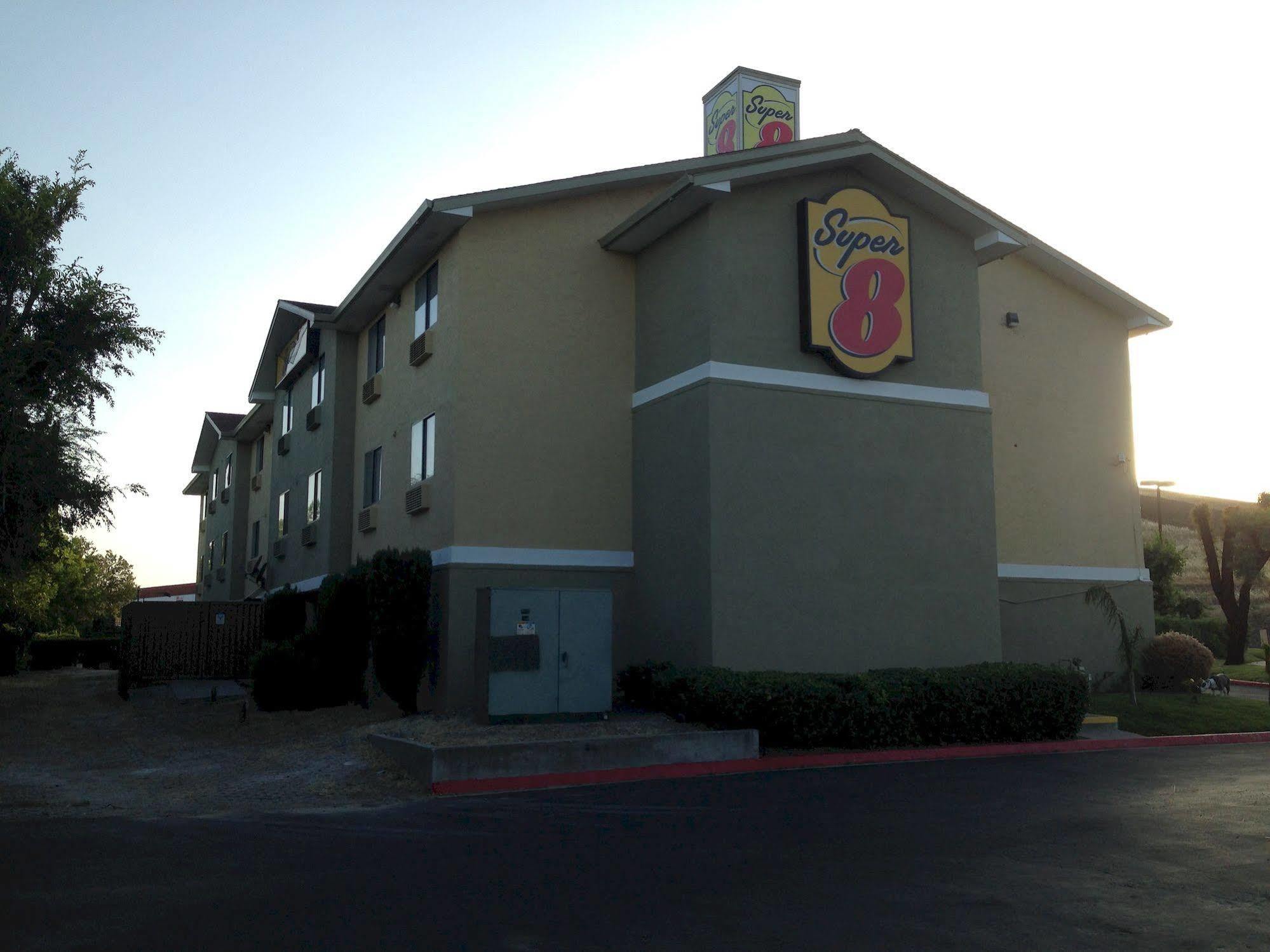 Super 8 By Wyndham Vacaville Εξωτερικό φωτογραφία